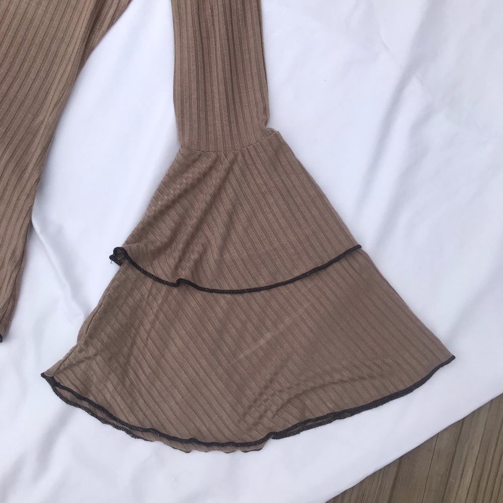 Bell sleeve top - Picture 3 of 3